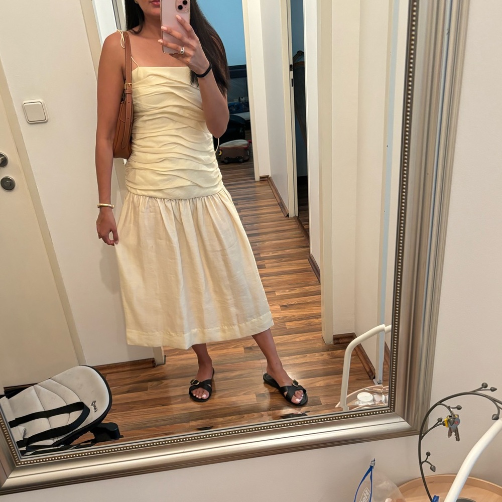 Zara gathered dress with flare bottom